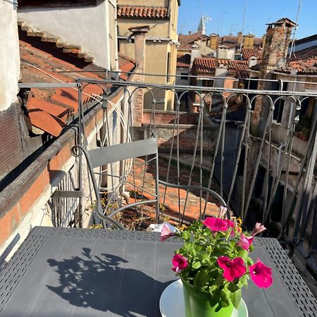 Romantic Rialto Apartment เวนิส ภายนอก รูปภาพ